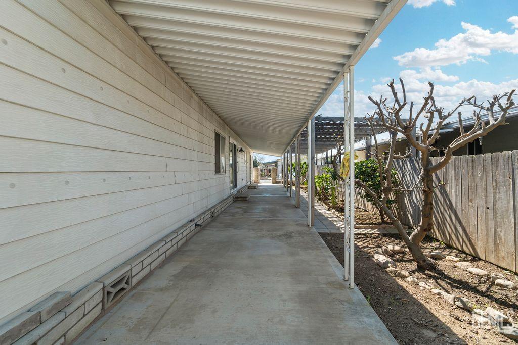 400 E Roberts Lane — photo 31