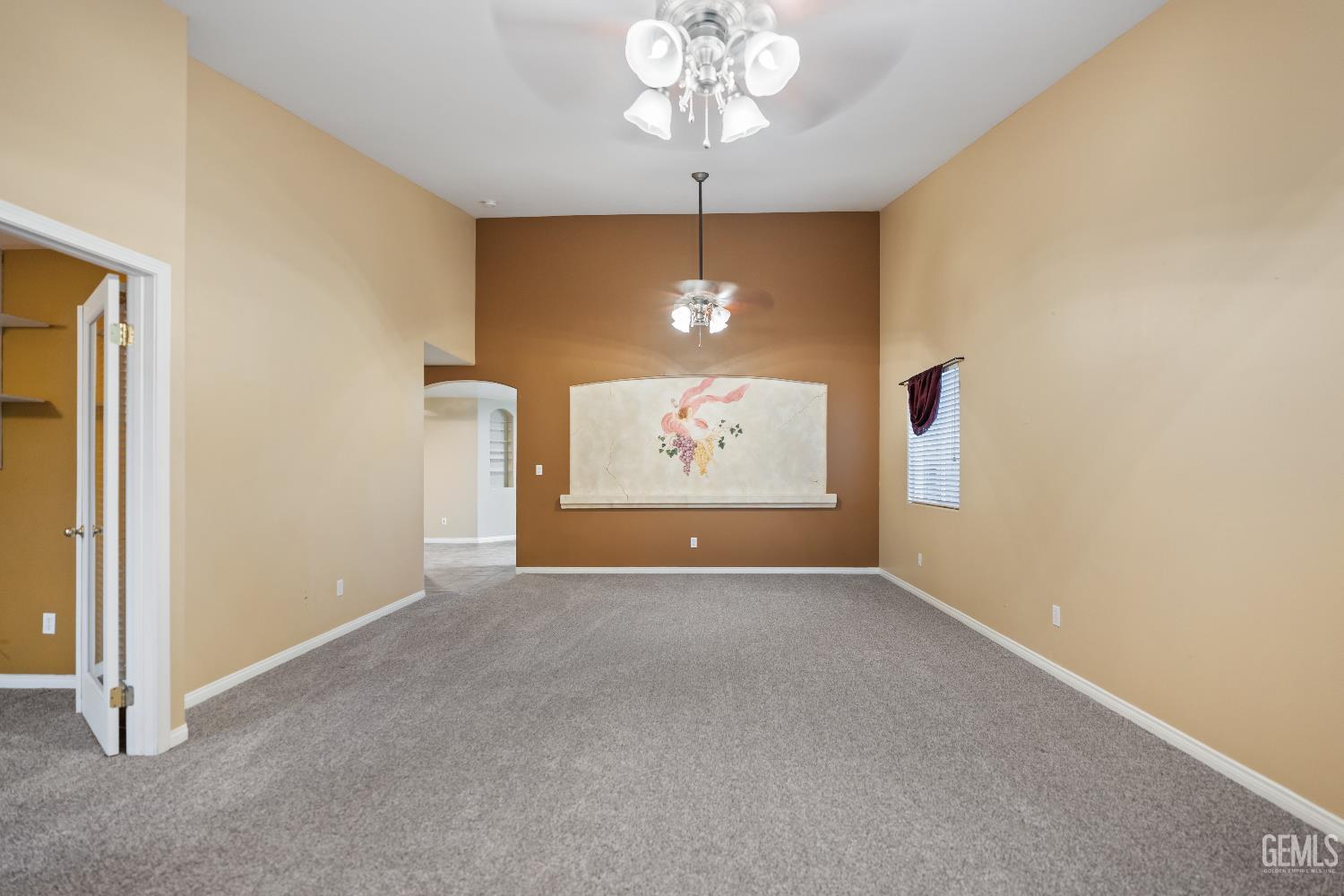 11814 Montague Avenue — photo 9