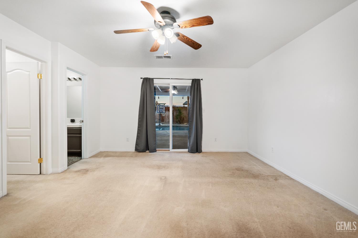 11814 Montague Avenue — photo 24