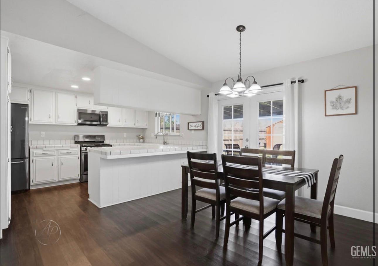 1320 El Rancho Drive — photo 8