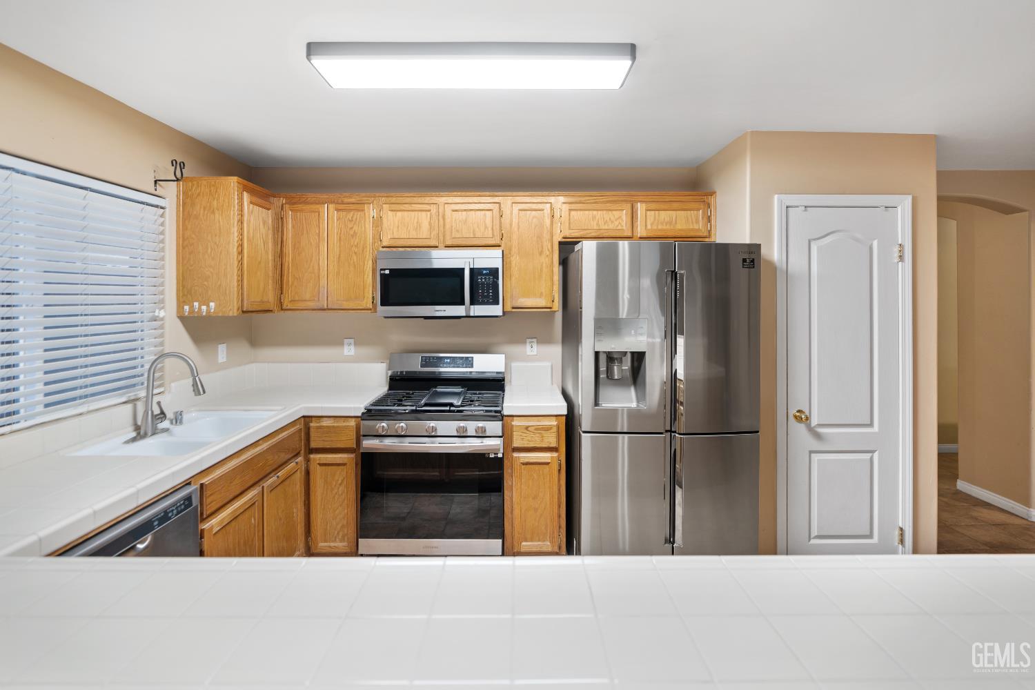 11814 Montague Avenue — photo 11