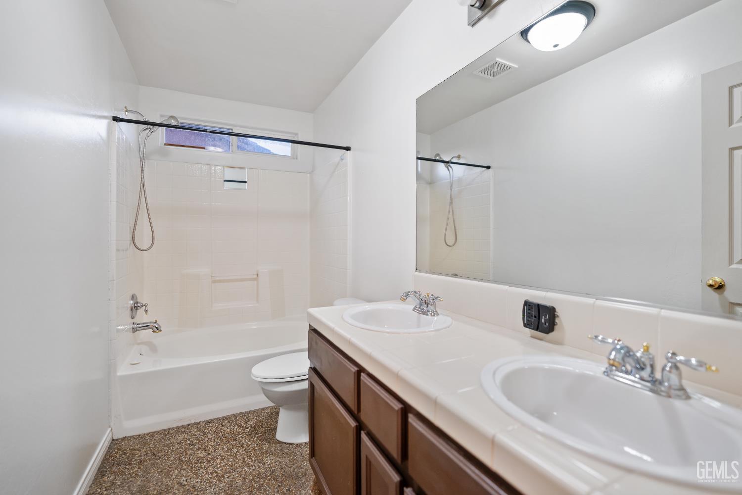 11814 Montague Avenue — photo 22