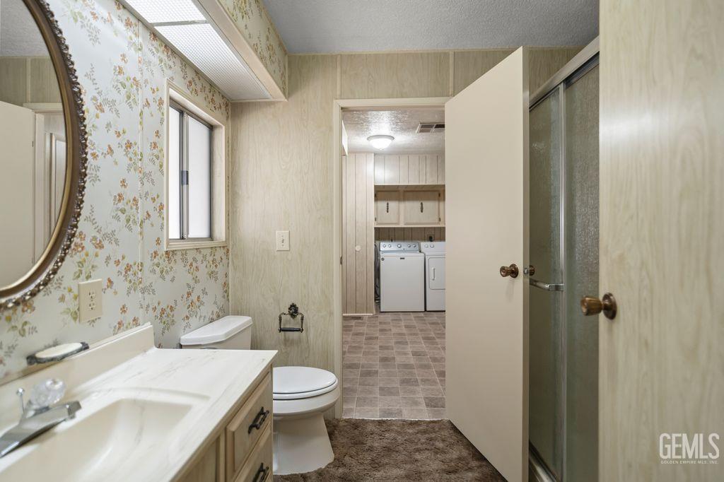 400 E Roberts Lane — photo 23