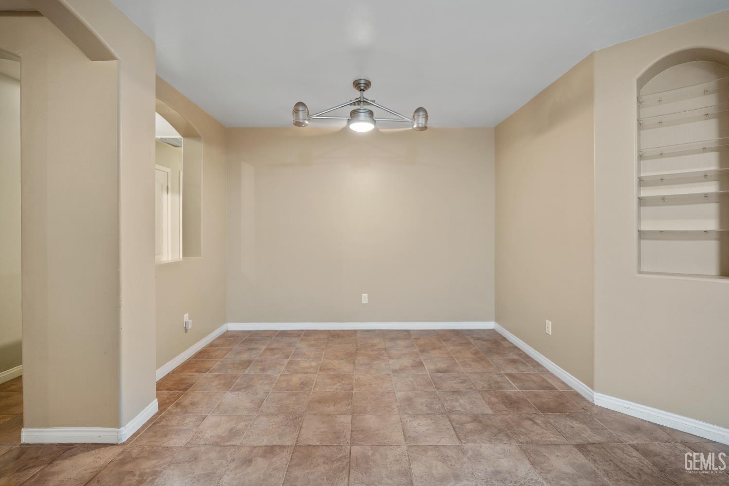 11814 Montague Avenue — photo 12