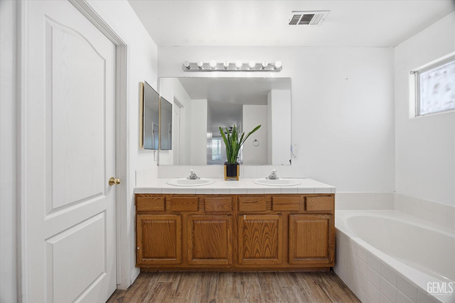 10702 Peach Blossom Avenue — photo 32