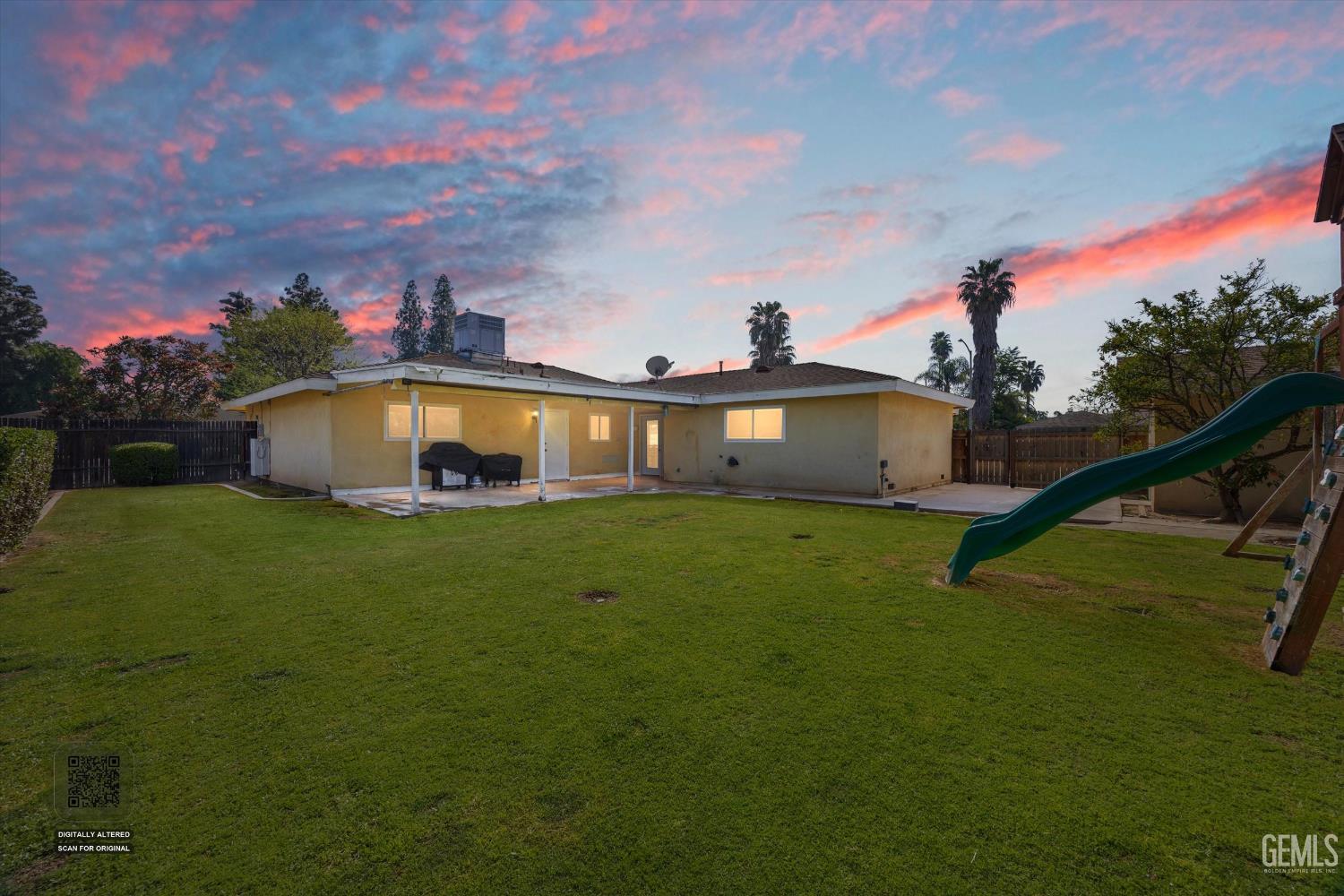 2505 Courtleigh Drive — photo 2