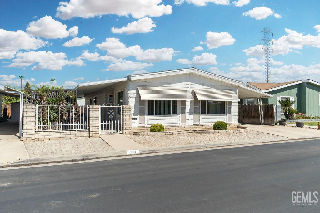 400 E Roberts Lane — photo 5