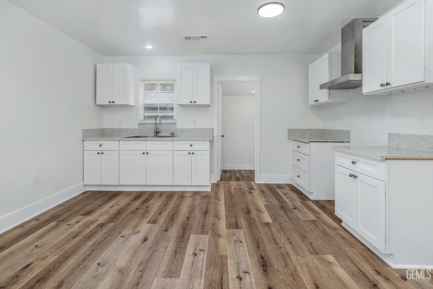 309 S Myrtle Street — photo 6