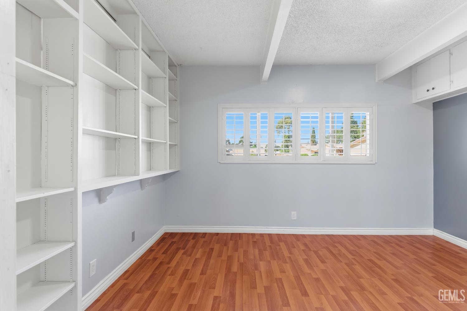 3800 Stockdale Highway — photo 17
