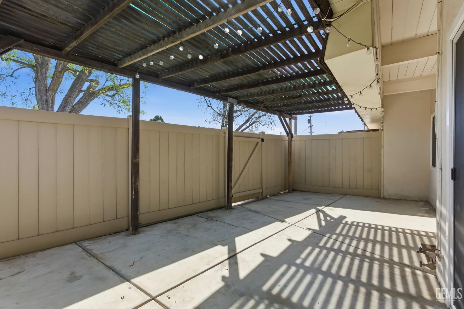 3800 Stockdale Highway — photo 31
