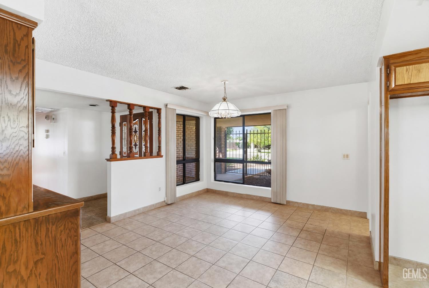 5984 Oakhaven Street — photo 11
