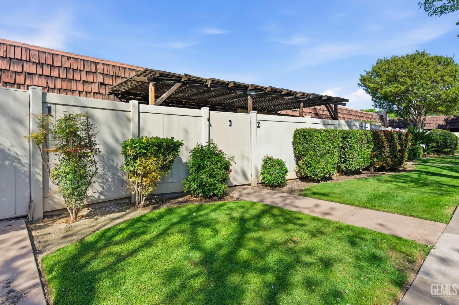 3800 Stockdale Highway — photo 4