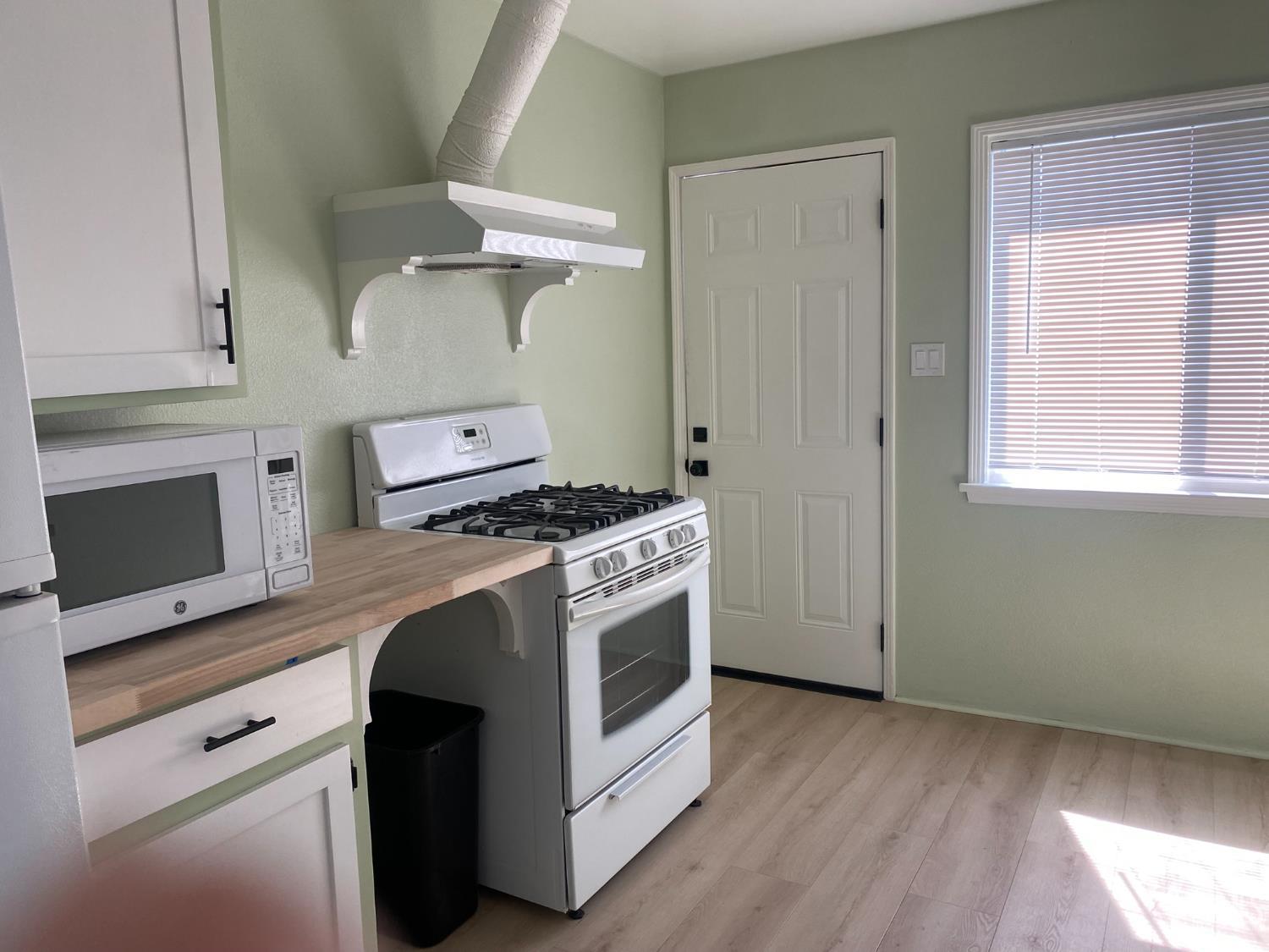 3301 Bank Street — photo 24