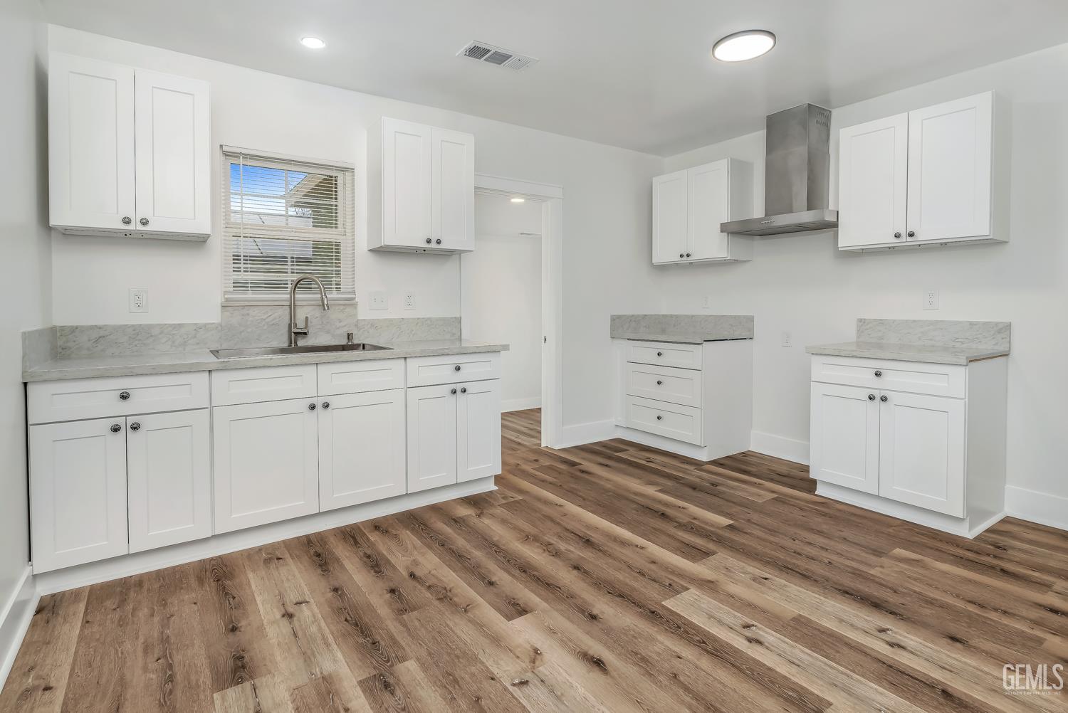 309 S Myrtle Street — photo 2