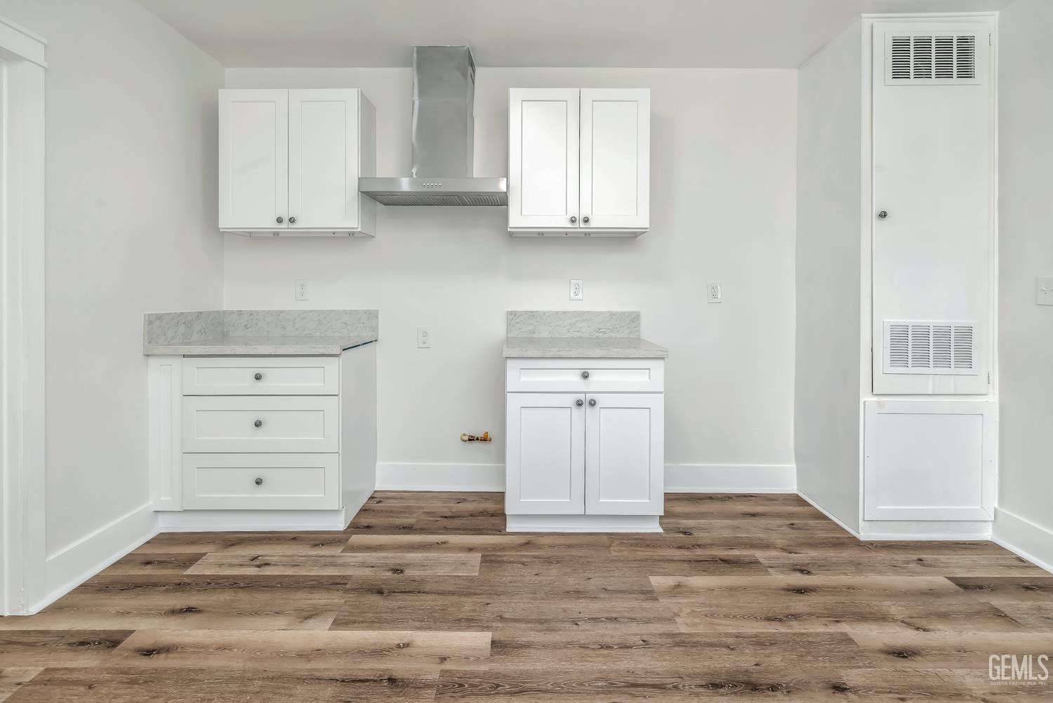 309 S Myrtle Street — photo 4