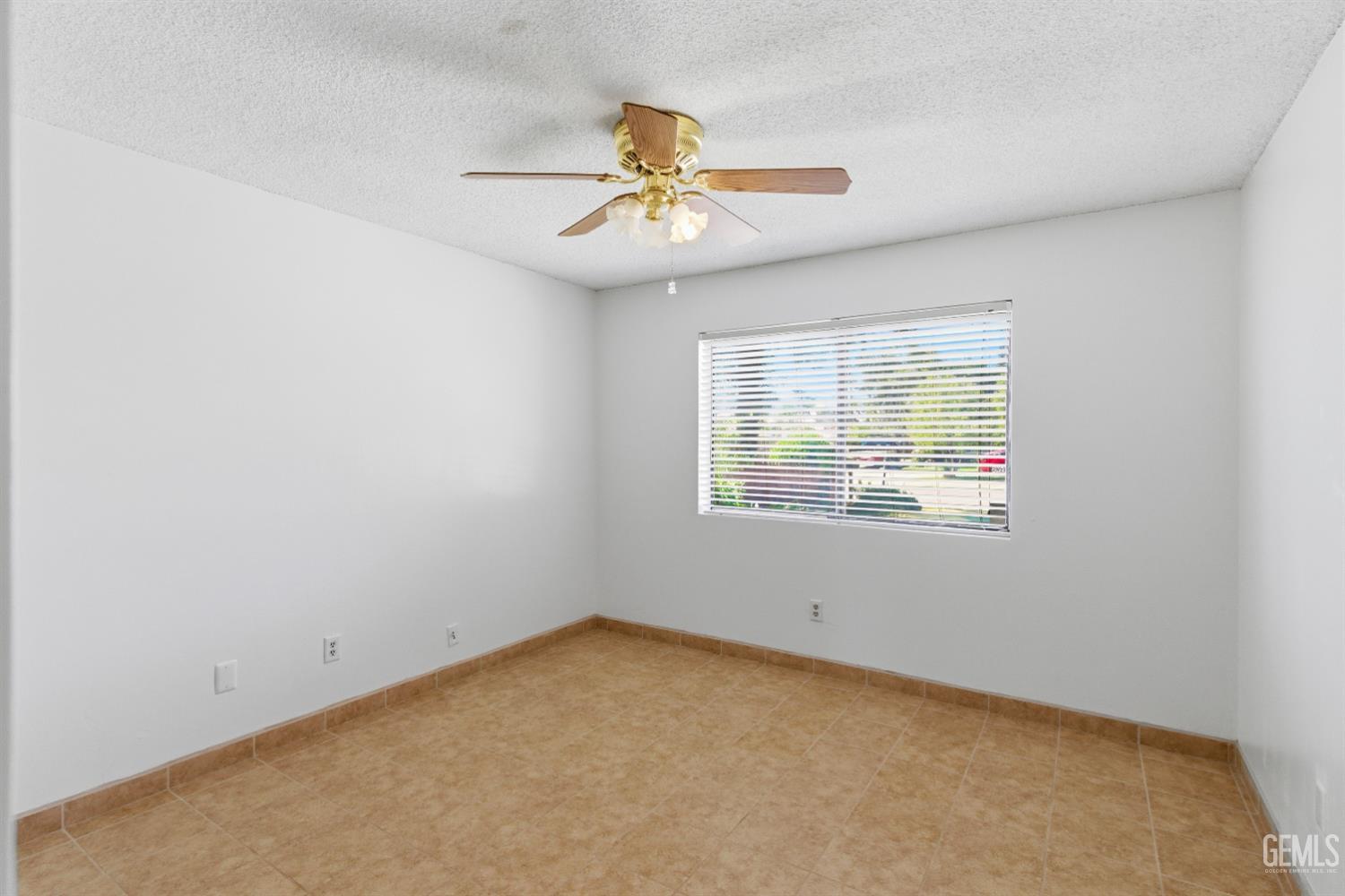 5984 Oakhaven Street — photo 15