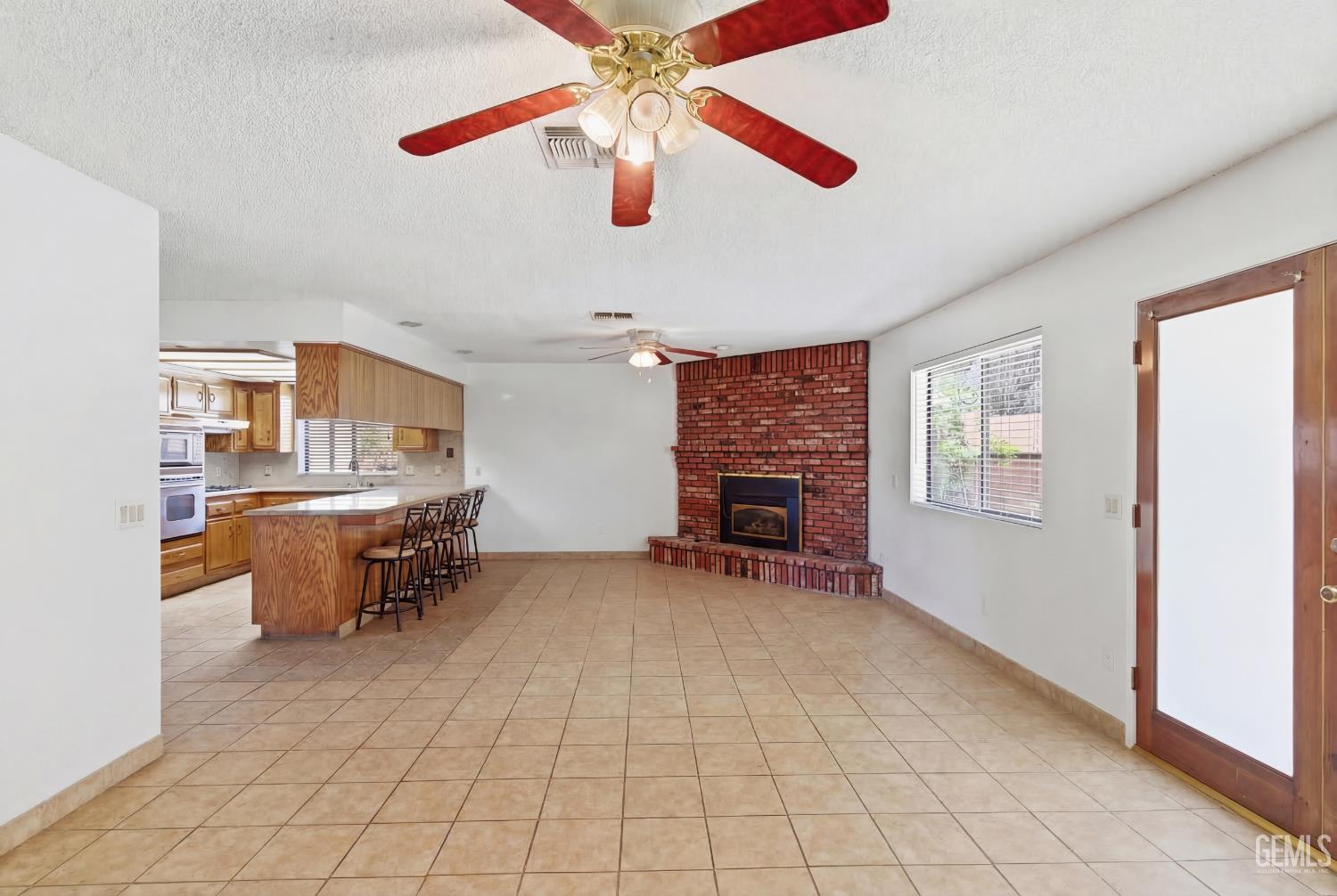 5984 Oakhaven Street — photo 8