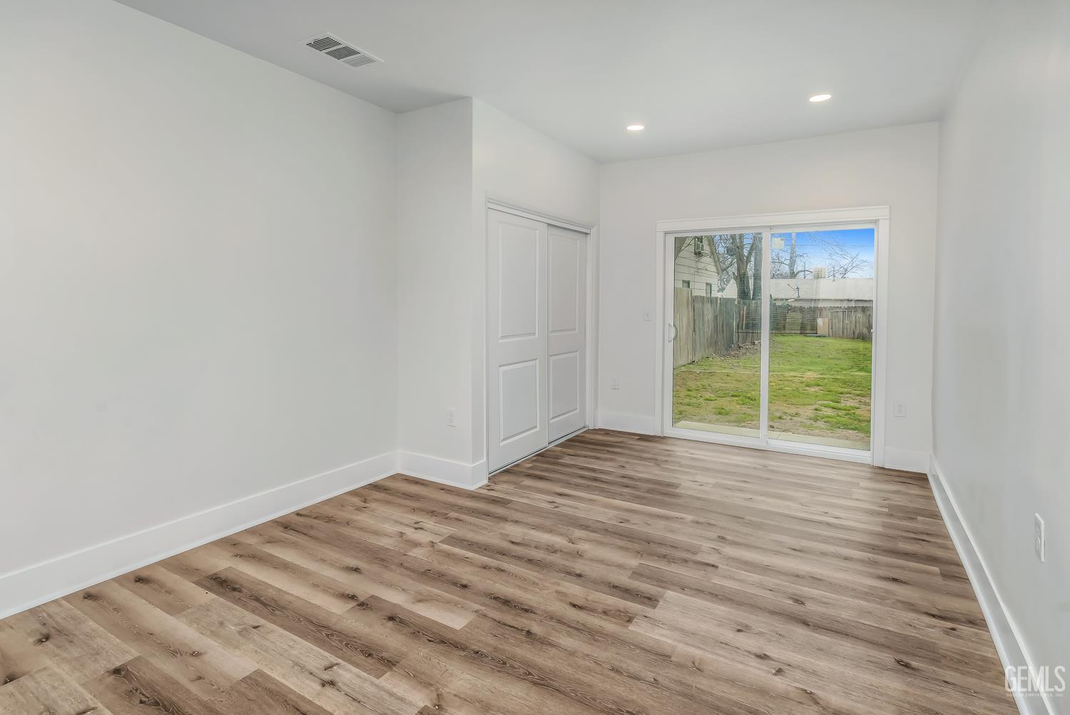 309 S Myrtle Street — photo 10