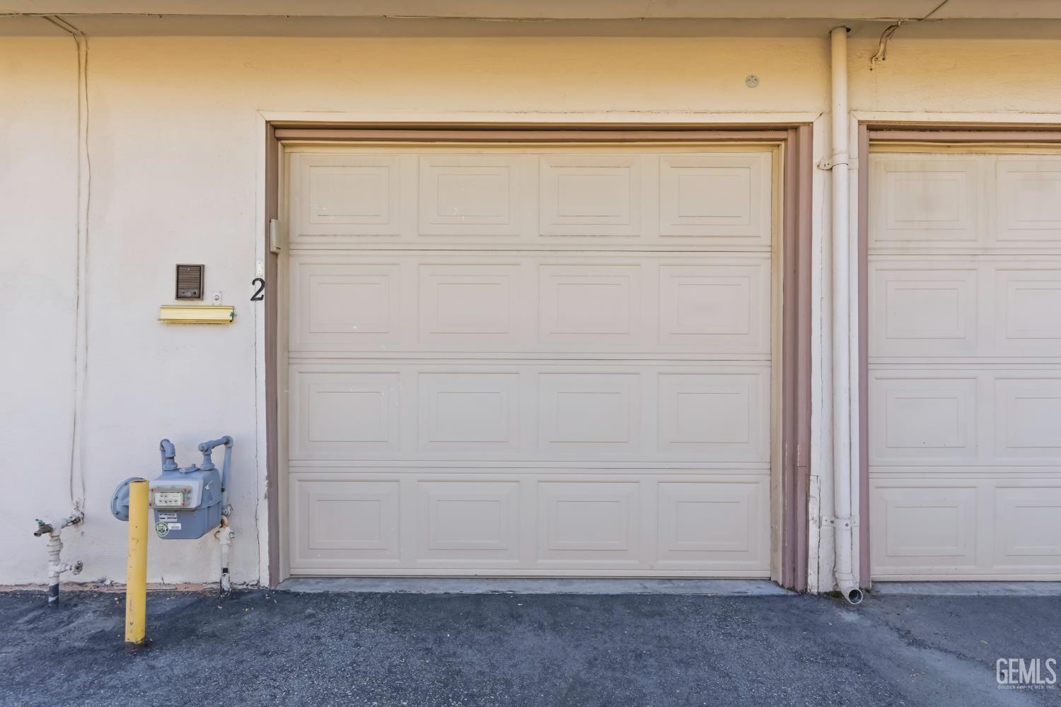 3800 Stockdale Highway — photo 33