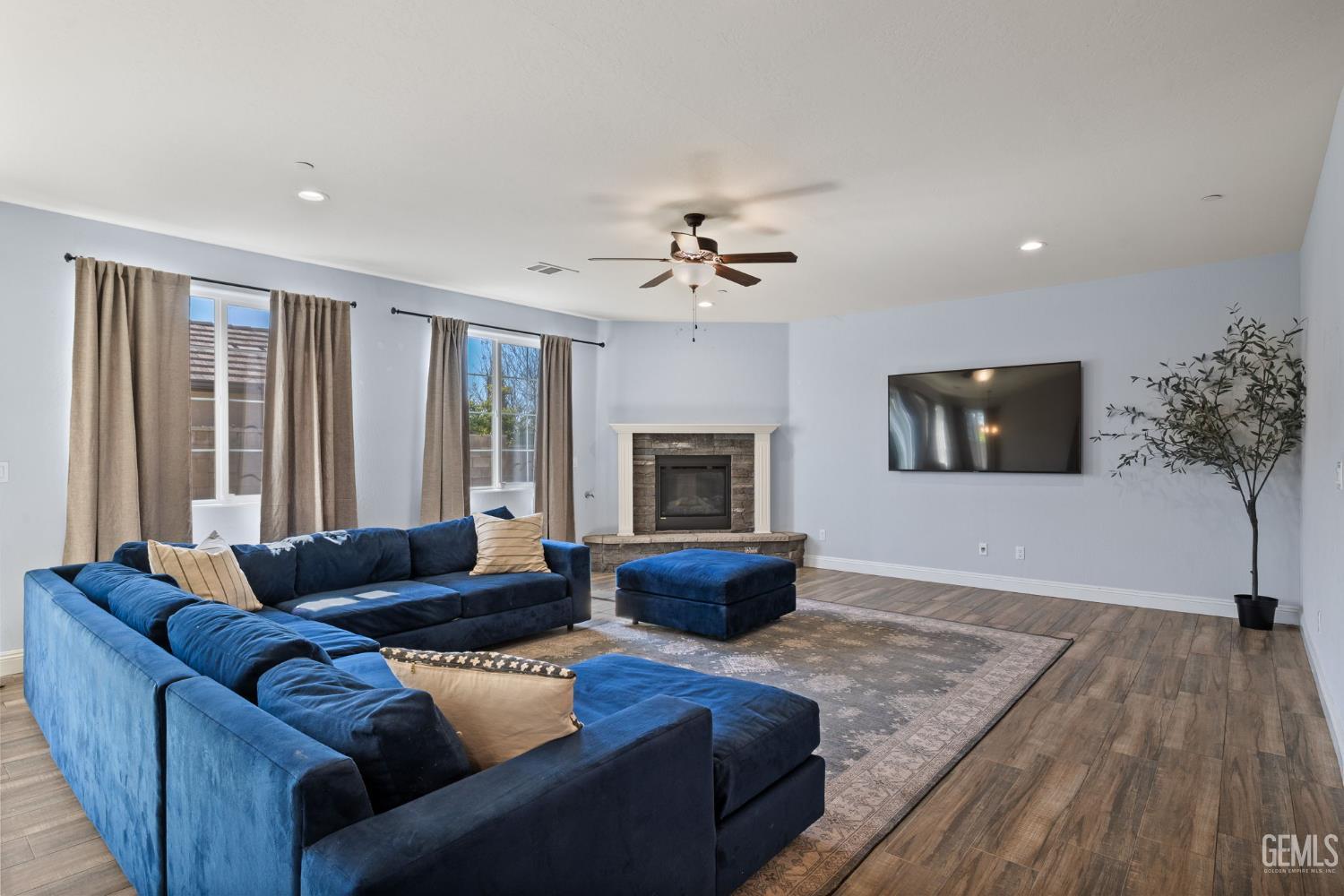 5308 Village Green Lane — photo 8