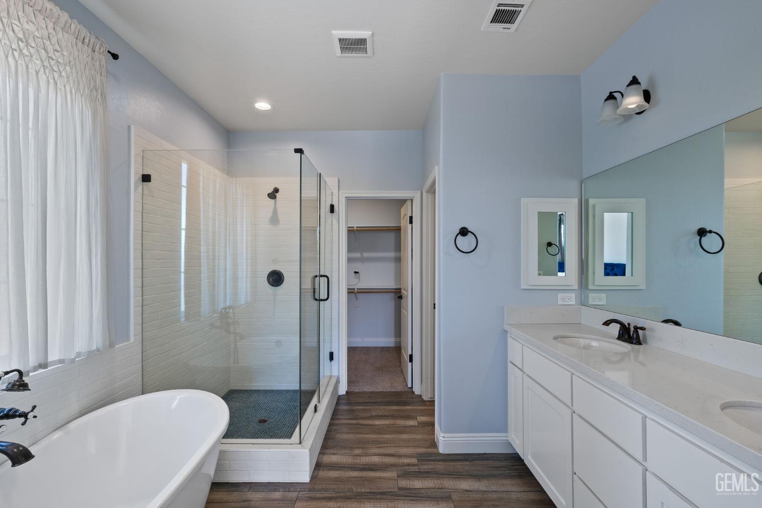 5308 Village Green Lane — photo 15