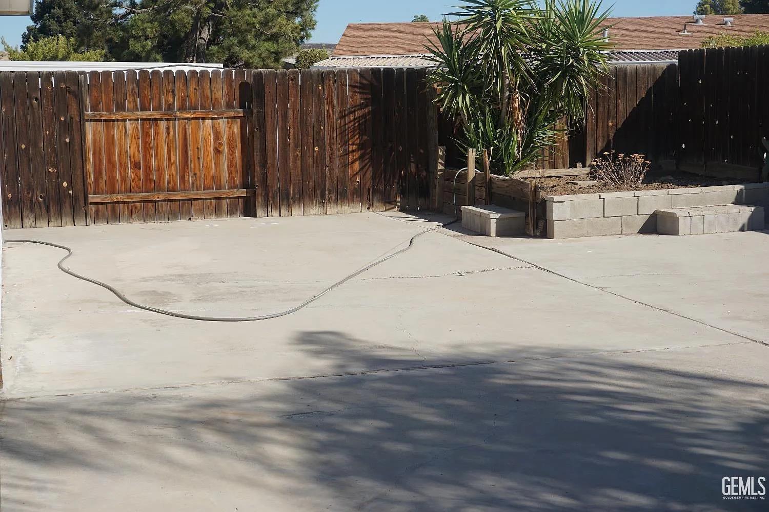 5909 Cliffwood Way — photo 12