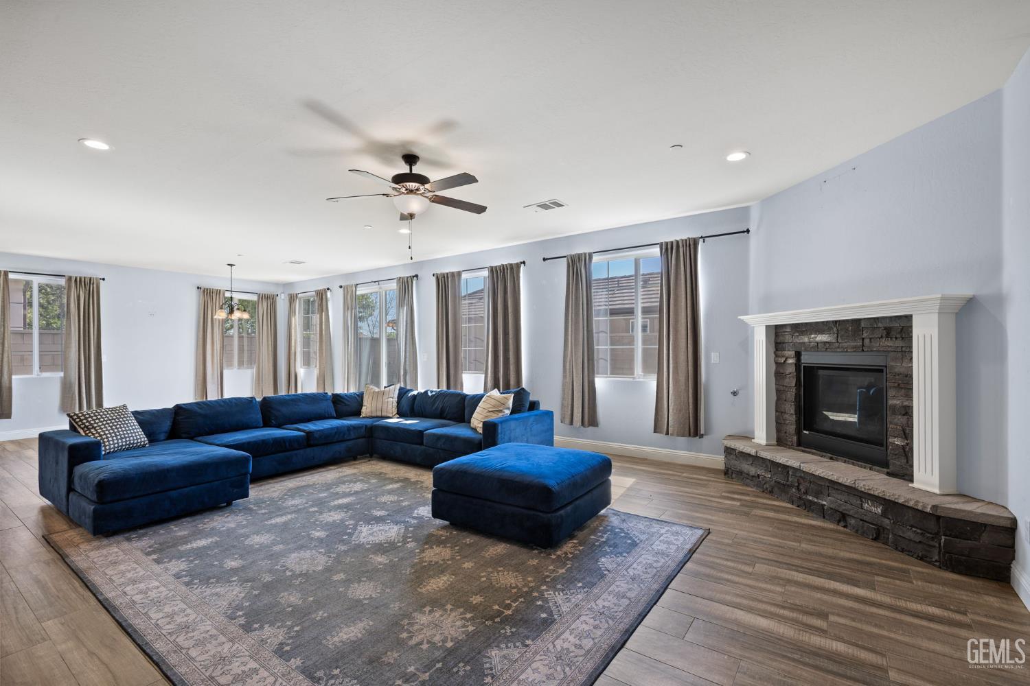 5308 Village Green Lane — photo 9