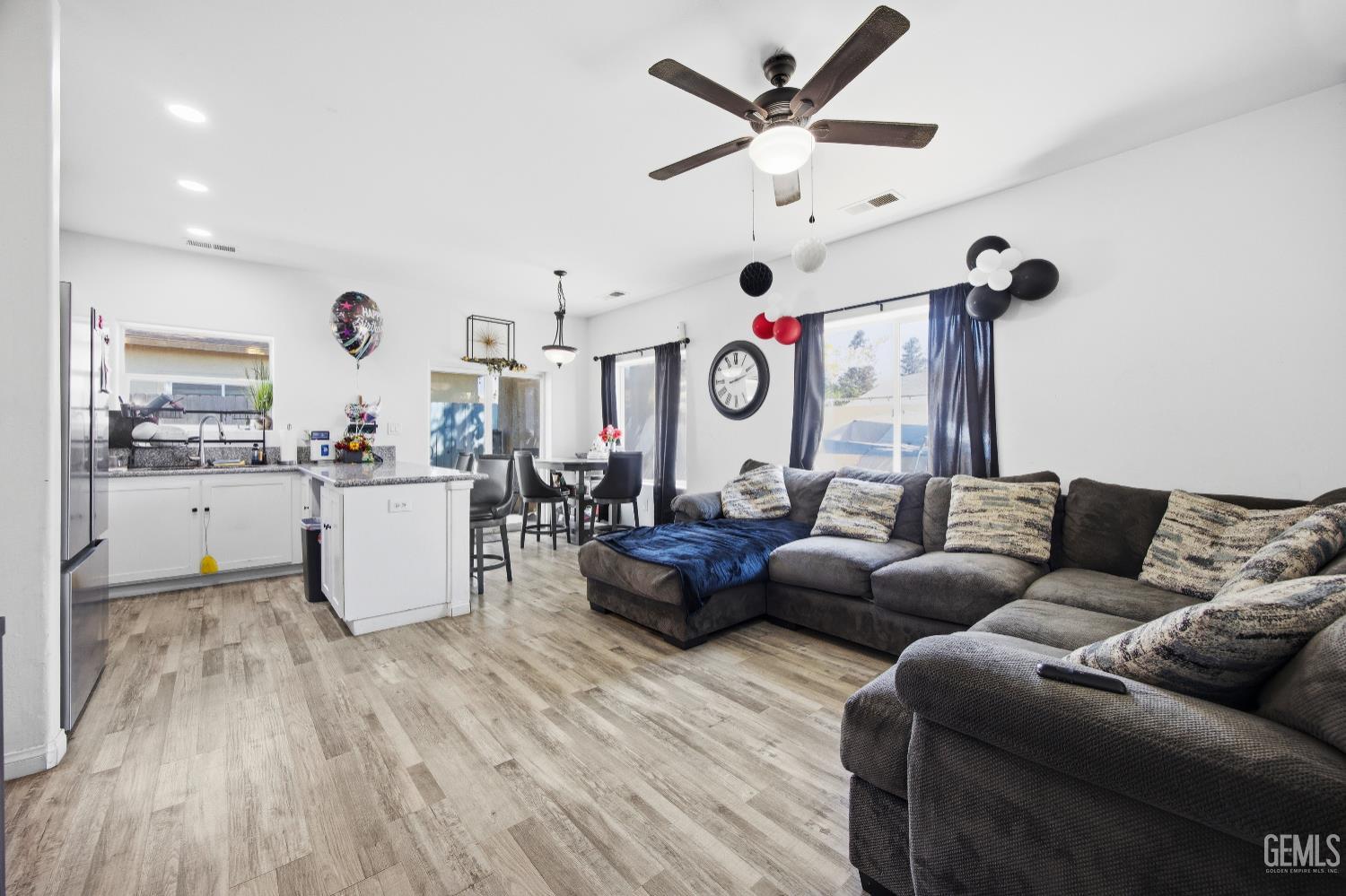 203 Isla Del Sol Drive — photo 9