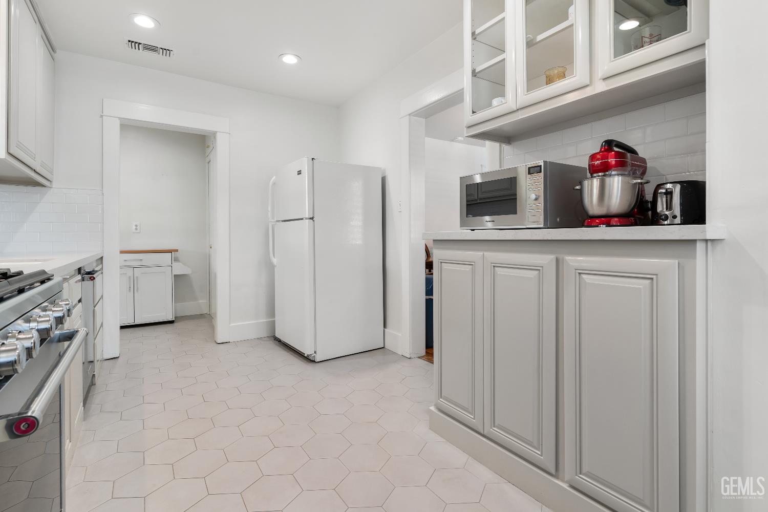 2709 Sunset Avenue — photo 11