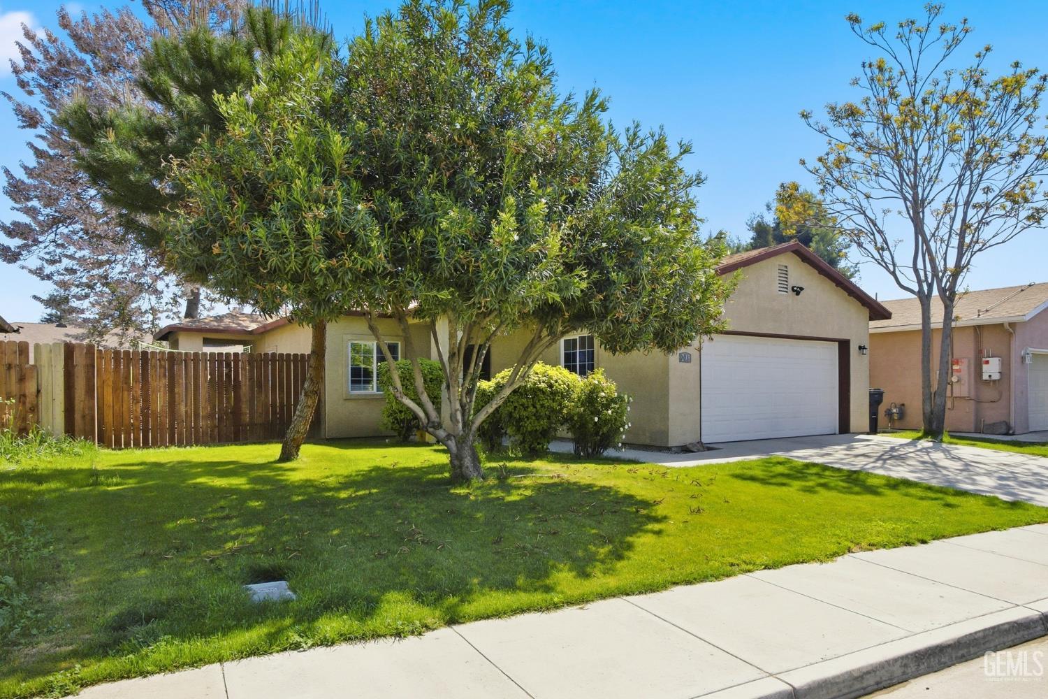 203 Isla Del Sol Drive — photo 3