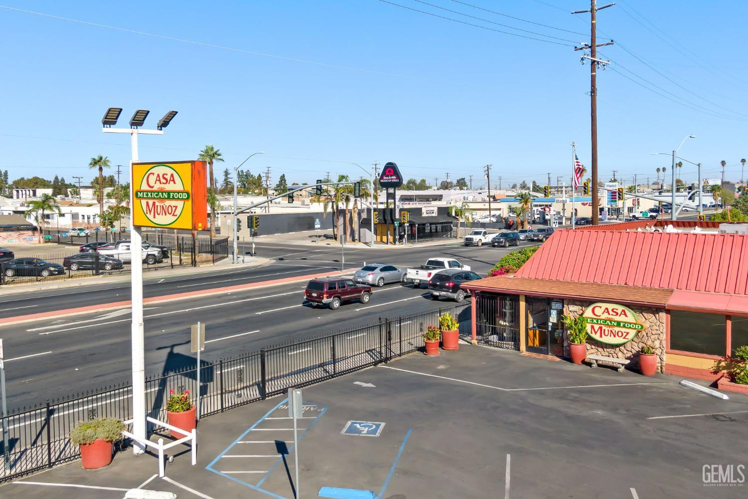 1736 Union Avenue — photo 5