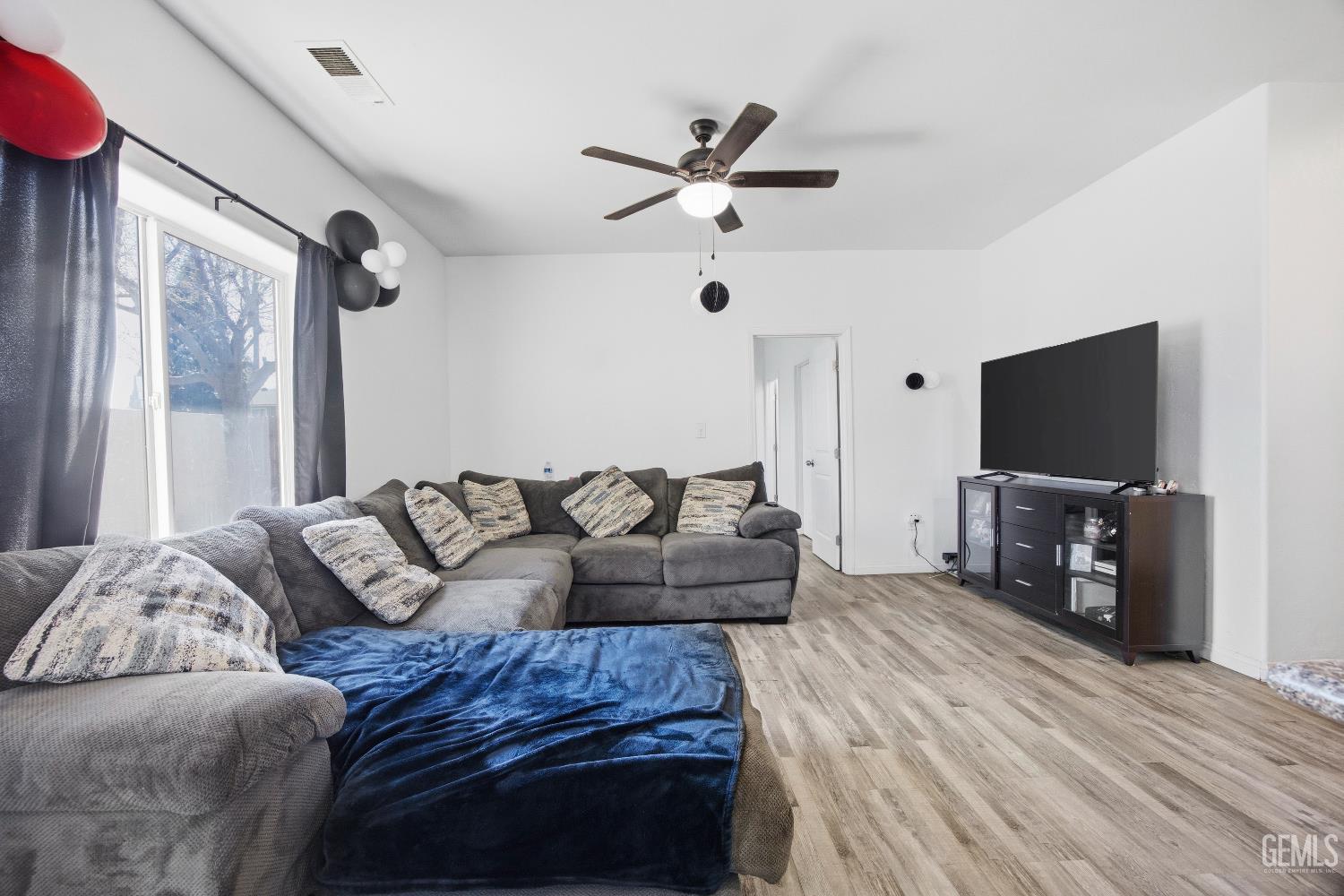 203 Isla Del Sol Drive — photo 7