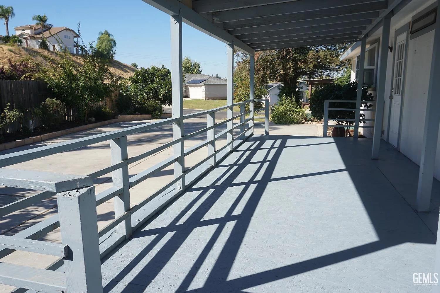 5909 Cliffwood Way — photo 3