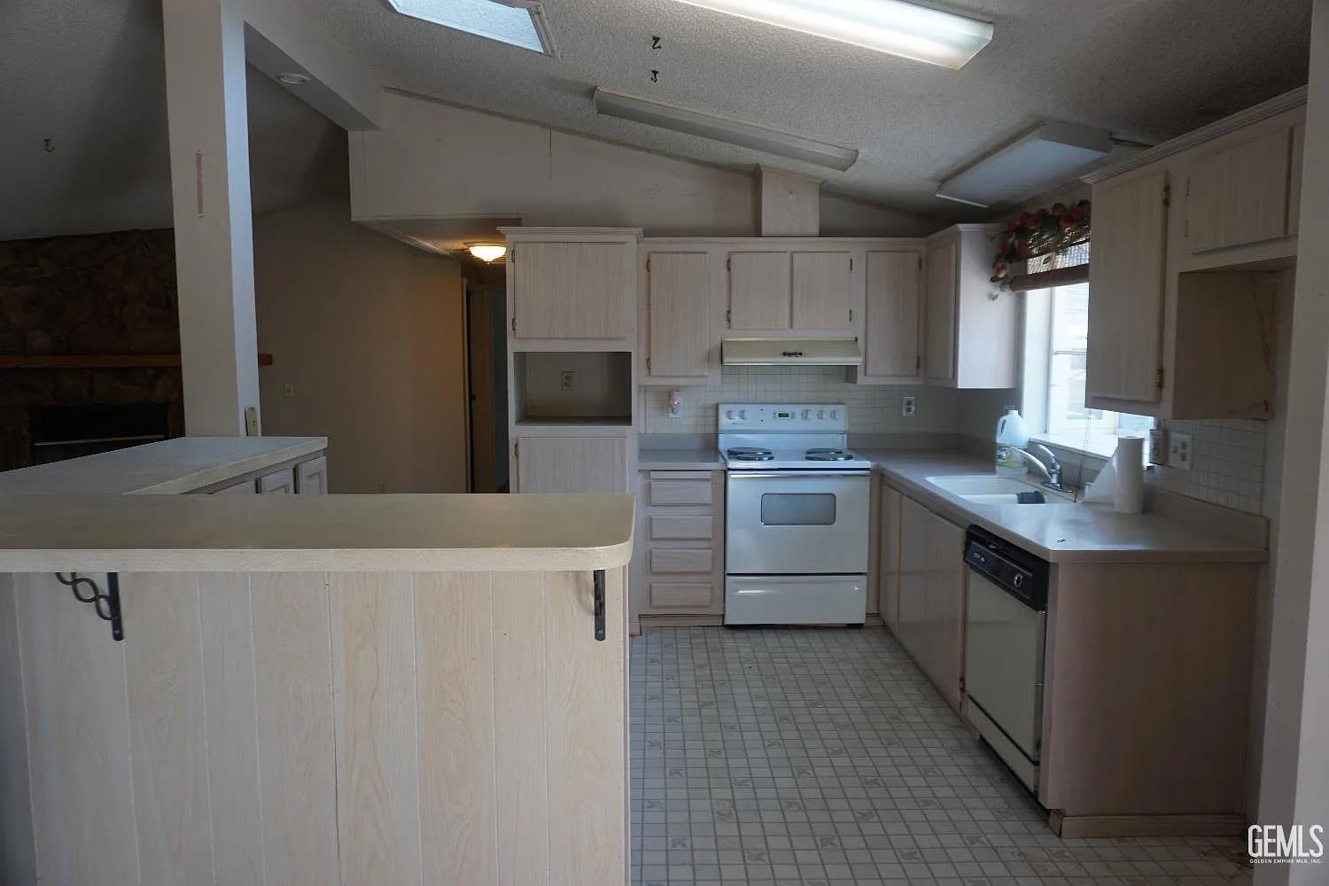 5909 Cliffwood Way — photo 4