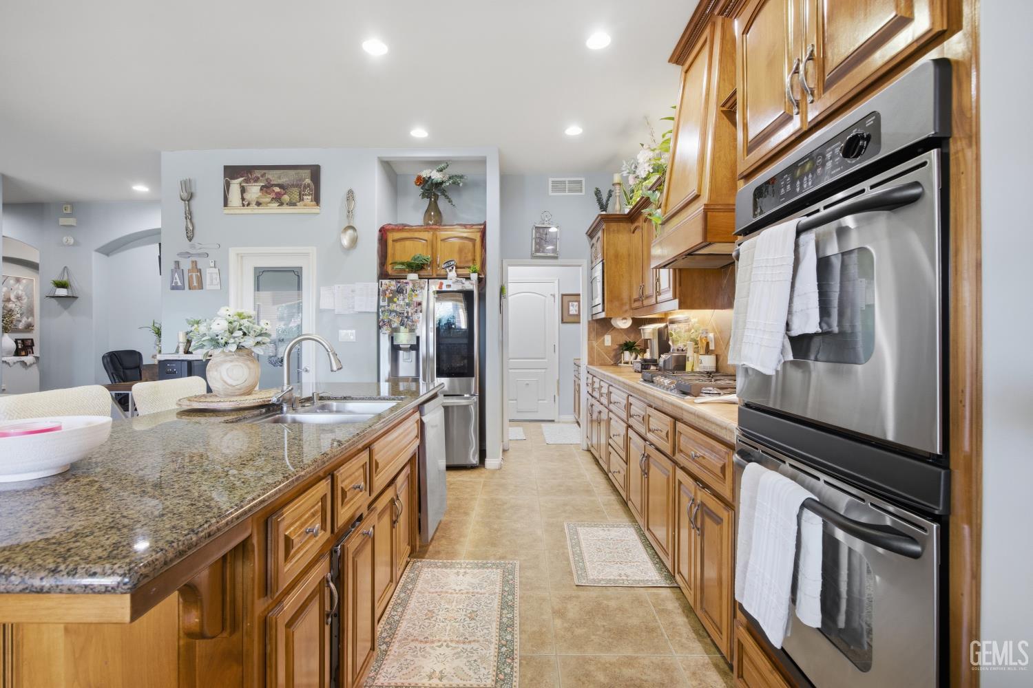 4401 Whitegate Avenue — photo 15