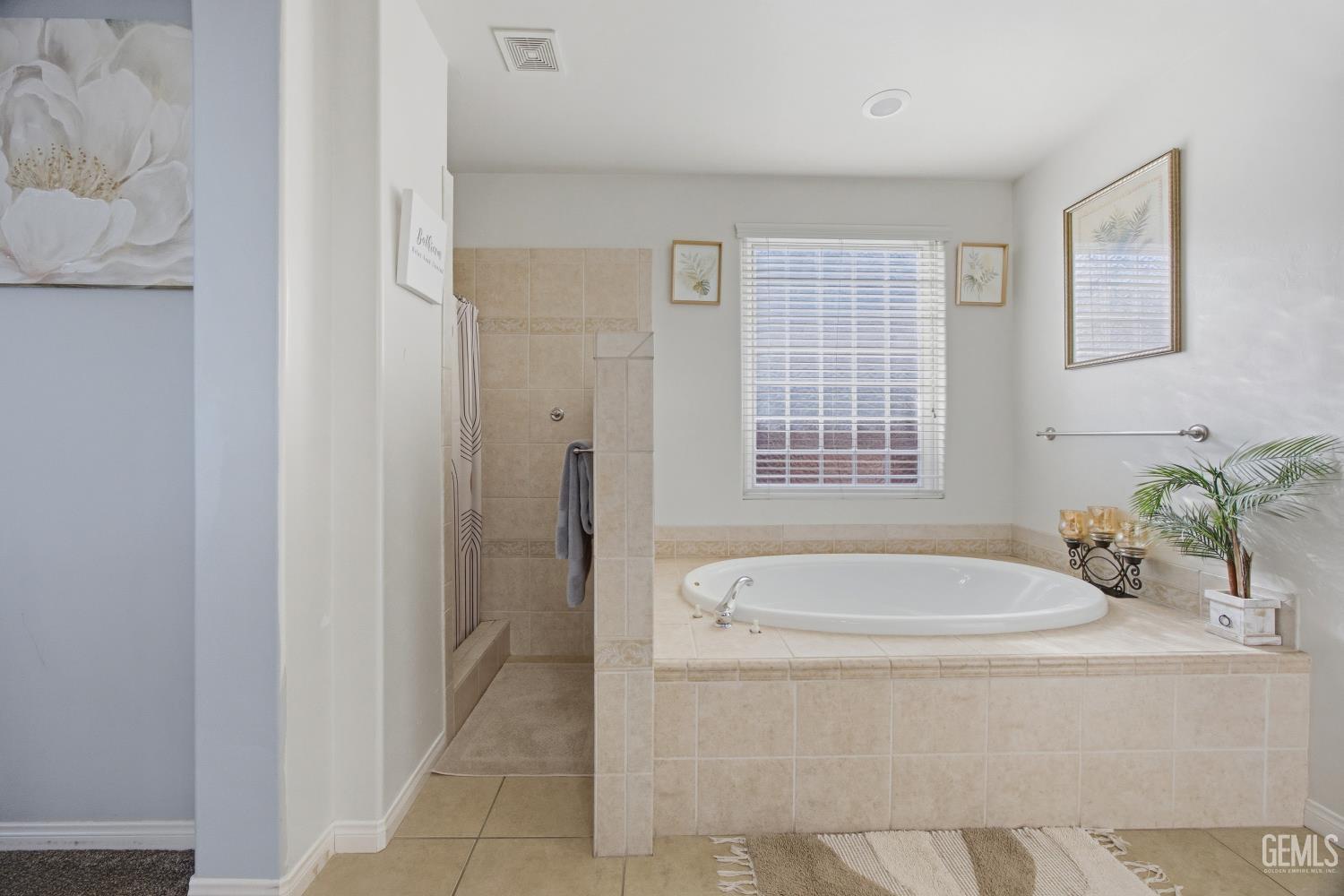 4401 Whitegate Avenue — photo 23