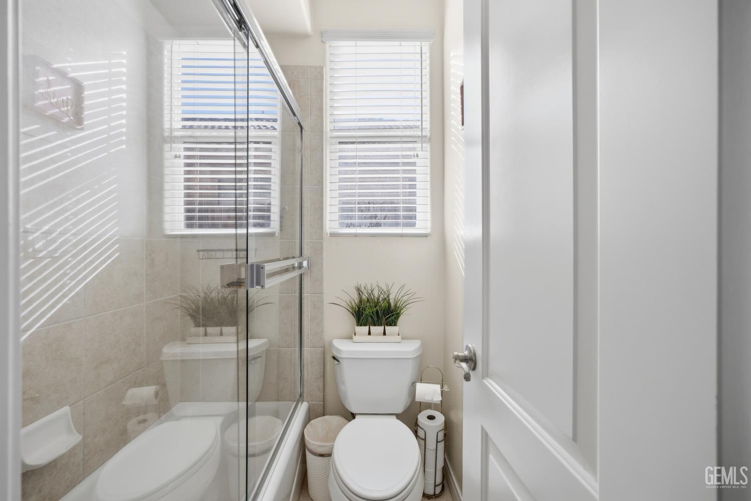 4401 Whitegate Avenue — photo 33