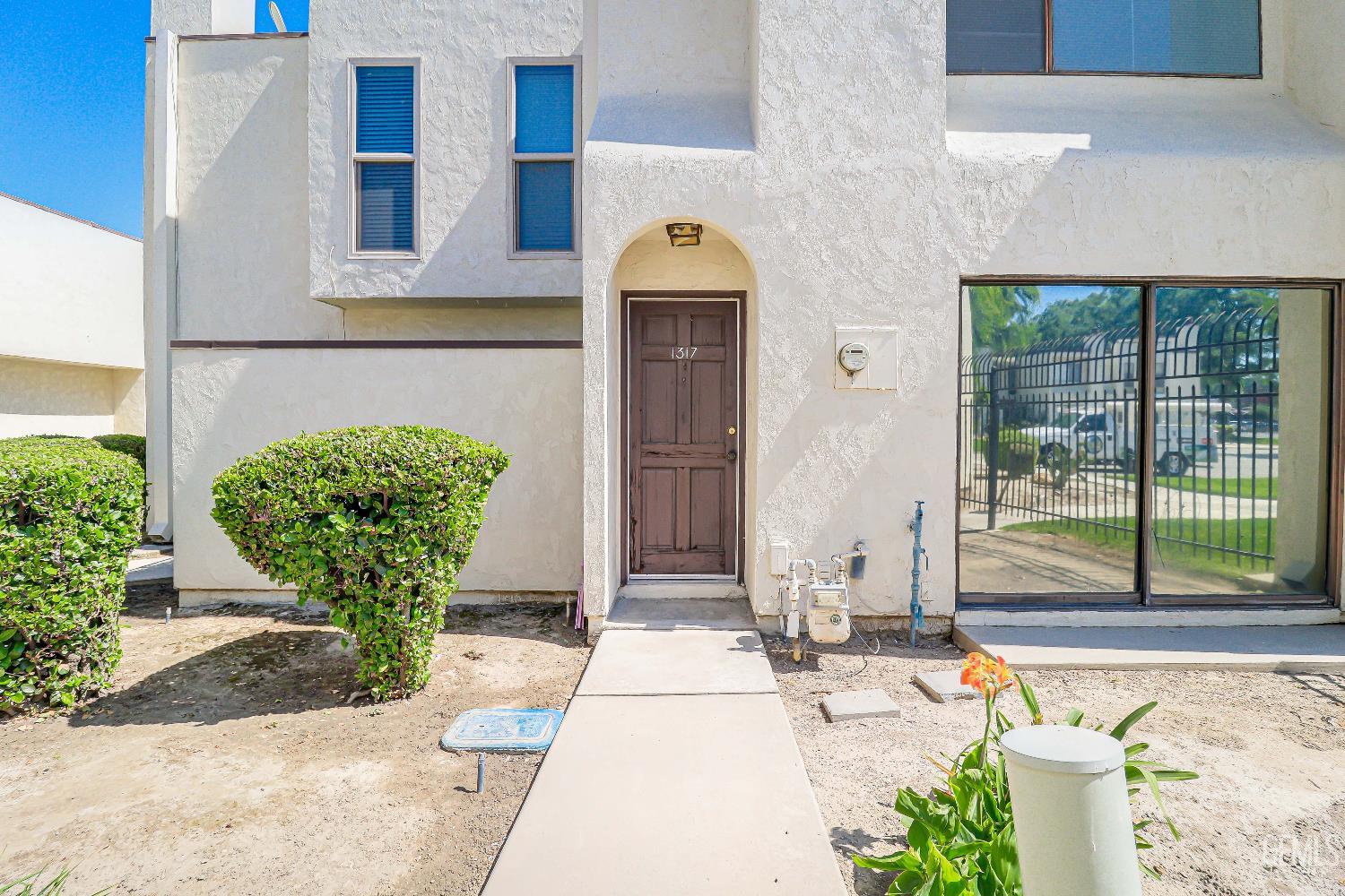 1317 Capricorn Court — photo 2