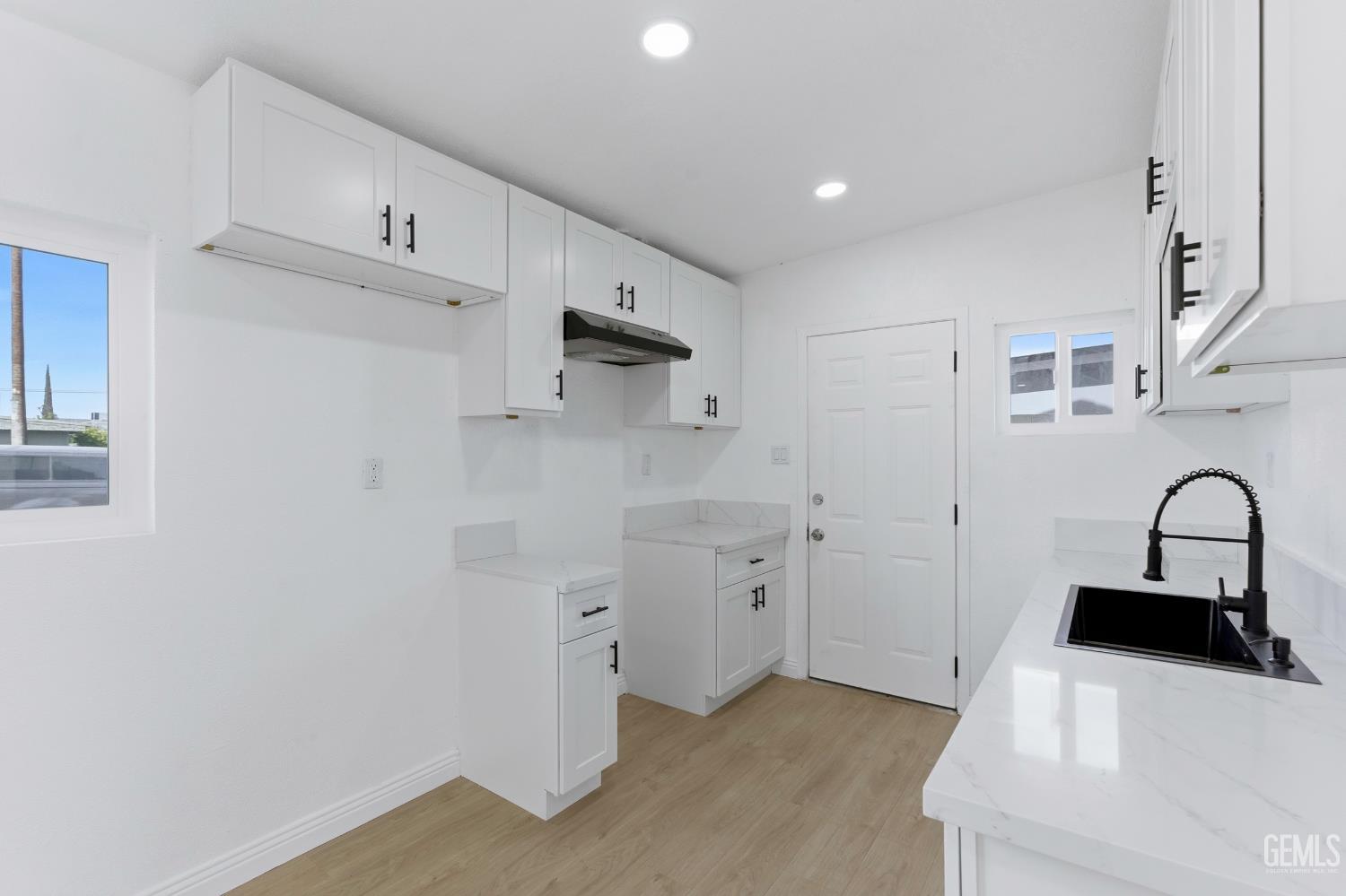 315 Churchill Drive — photo 12