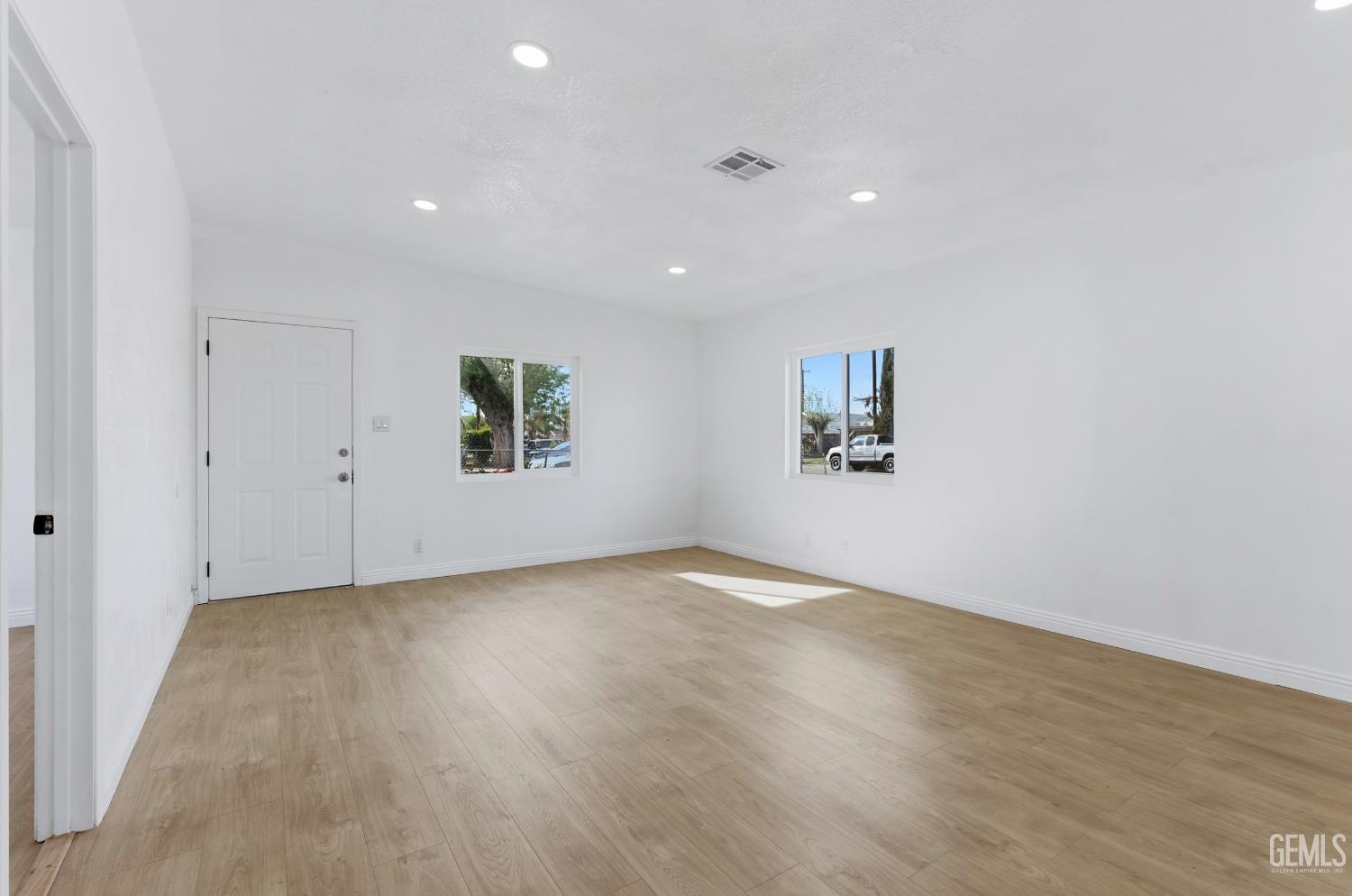 315 Churchill Drive — photo 5