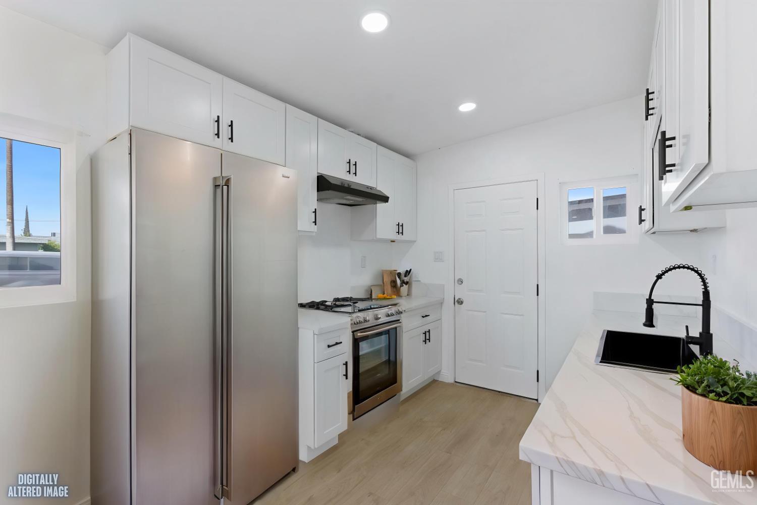 315 Churchill Drive — photo 11