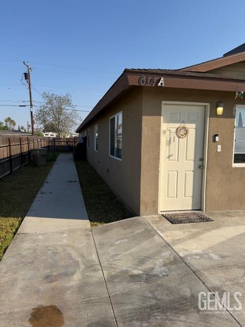 614 E 9th Street — photo 5