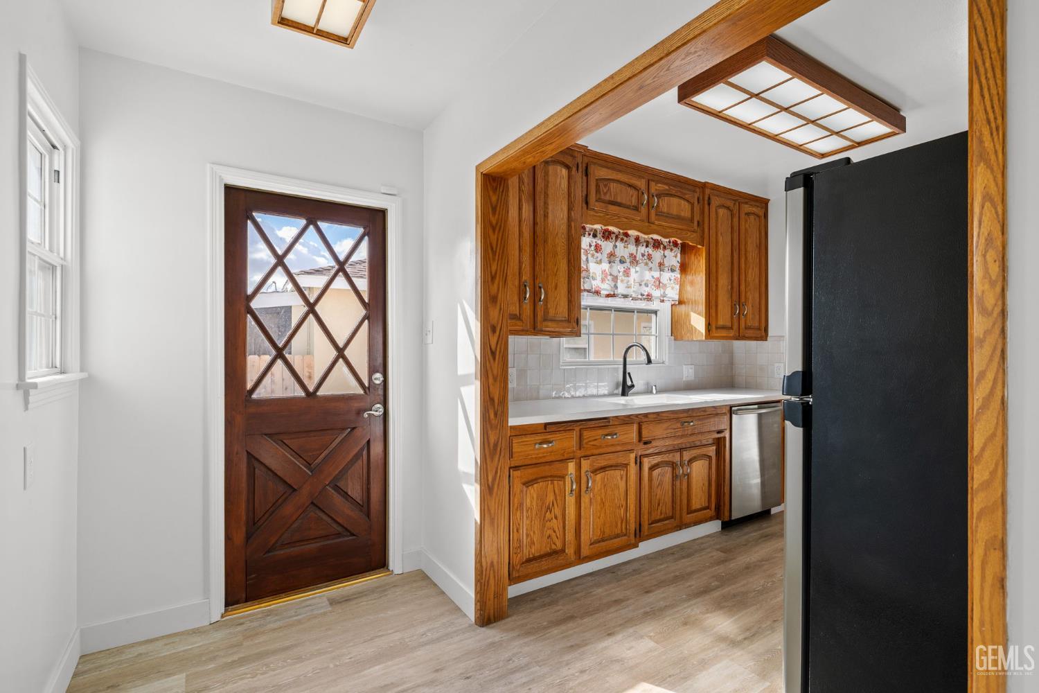 2416 Barnett Street — photo 21