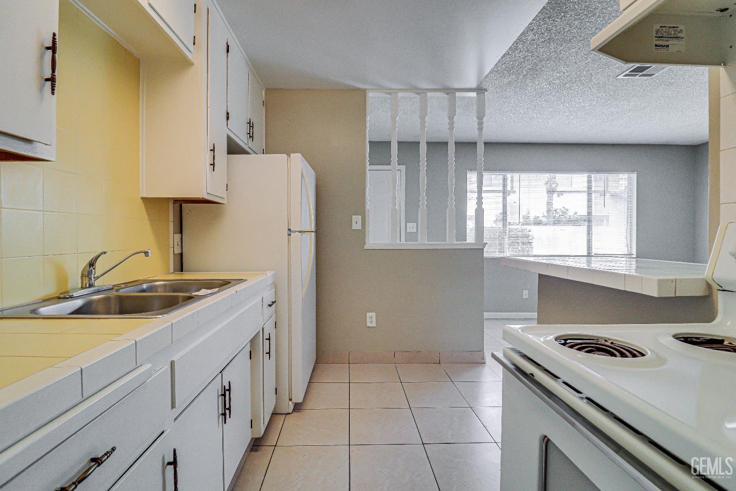 3840 White Lane — photo 8