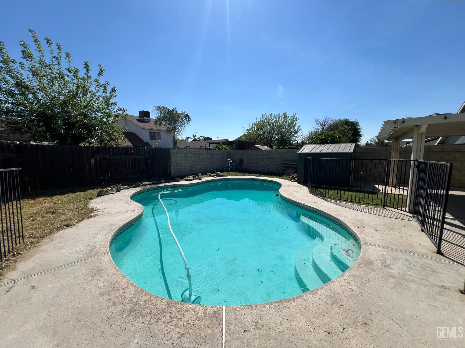 5500 Post Street — photo 3