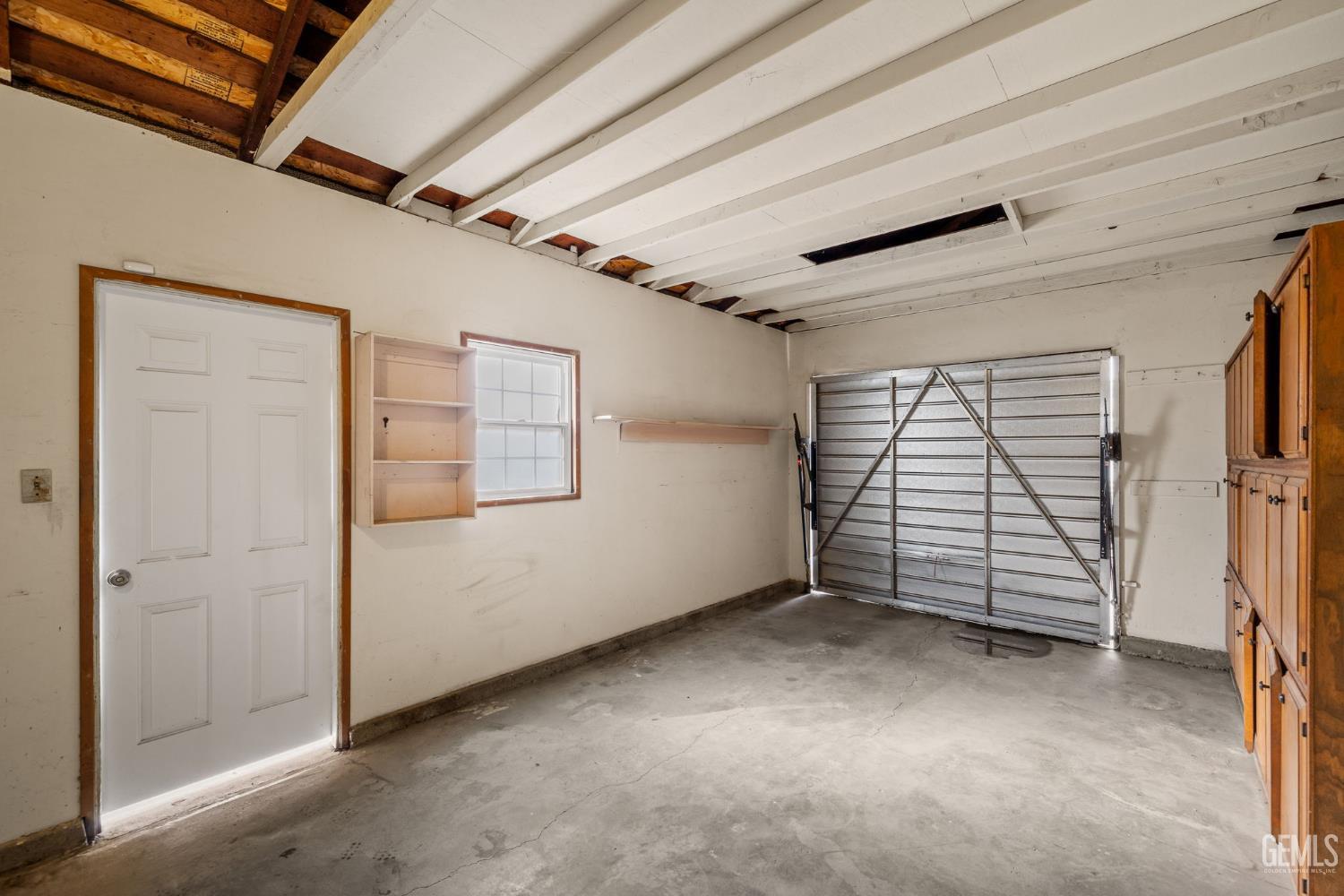 2416 Barnett Street — photo 37