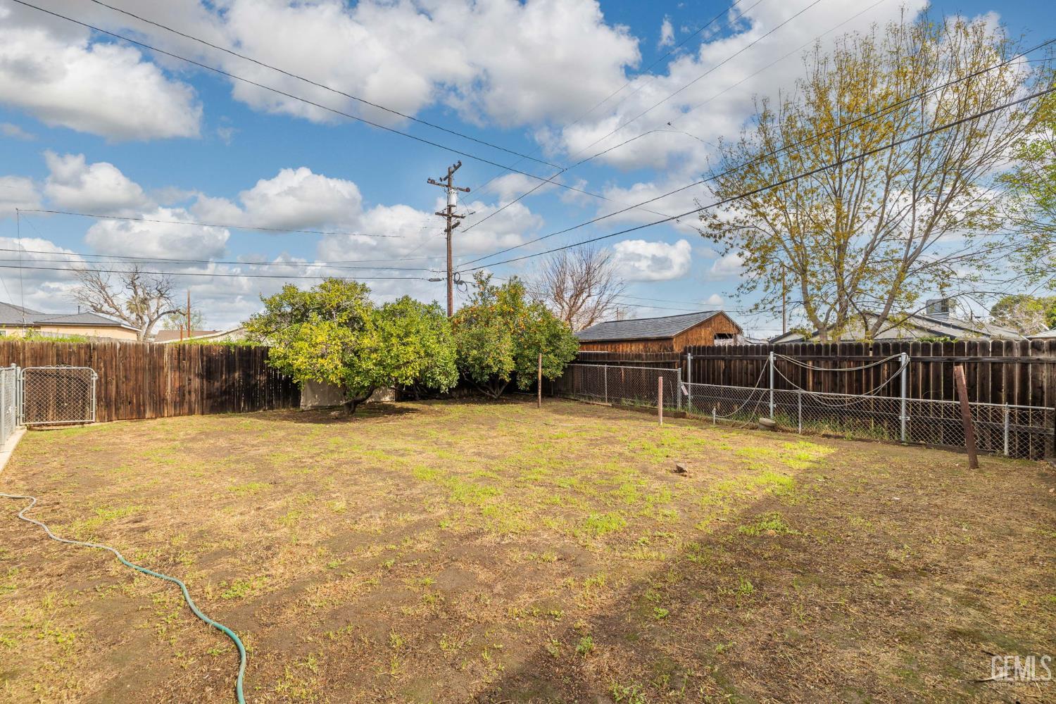 2416 Barnett Street — photo 47