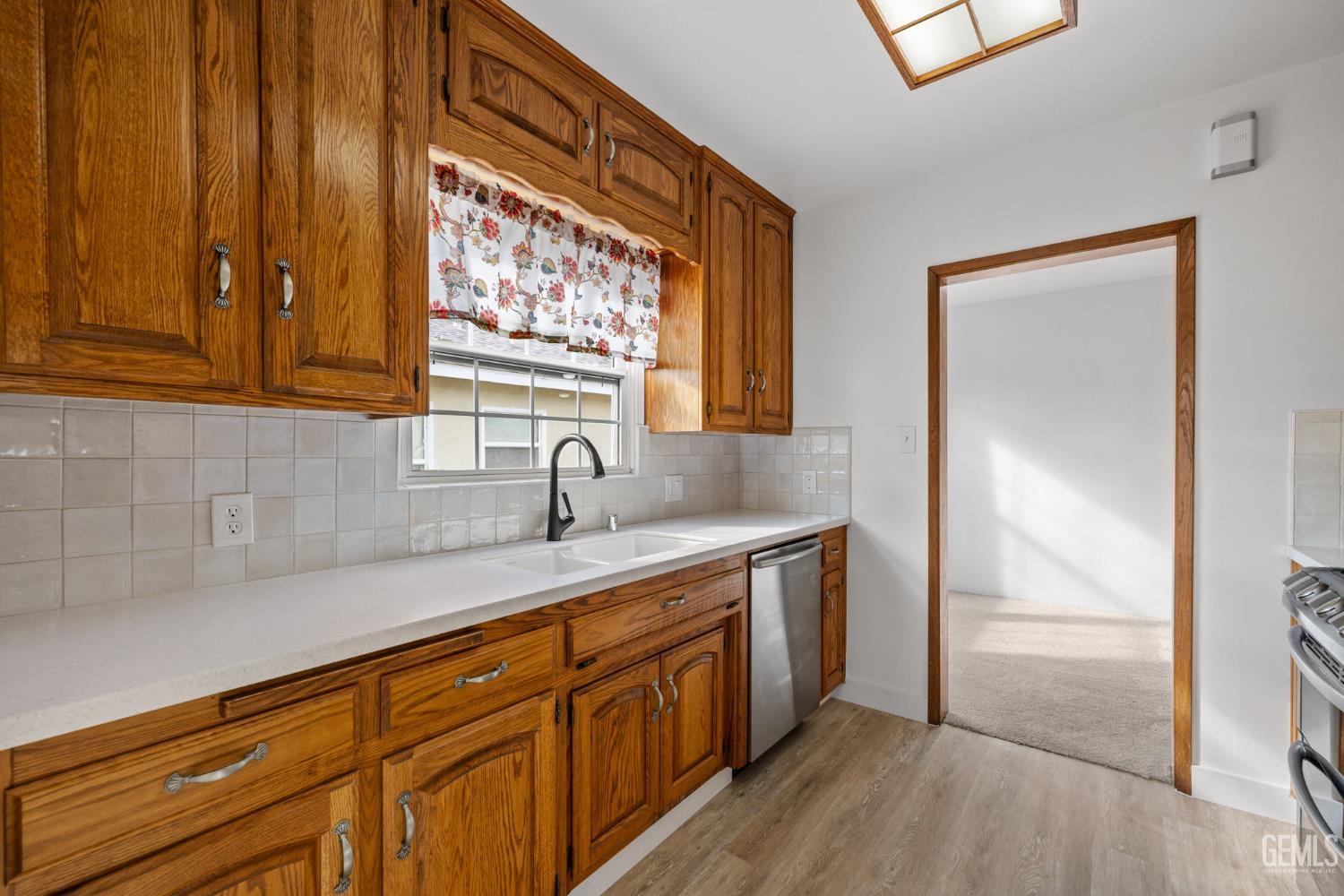 2416 Barnett Street — photo 17