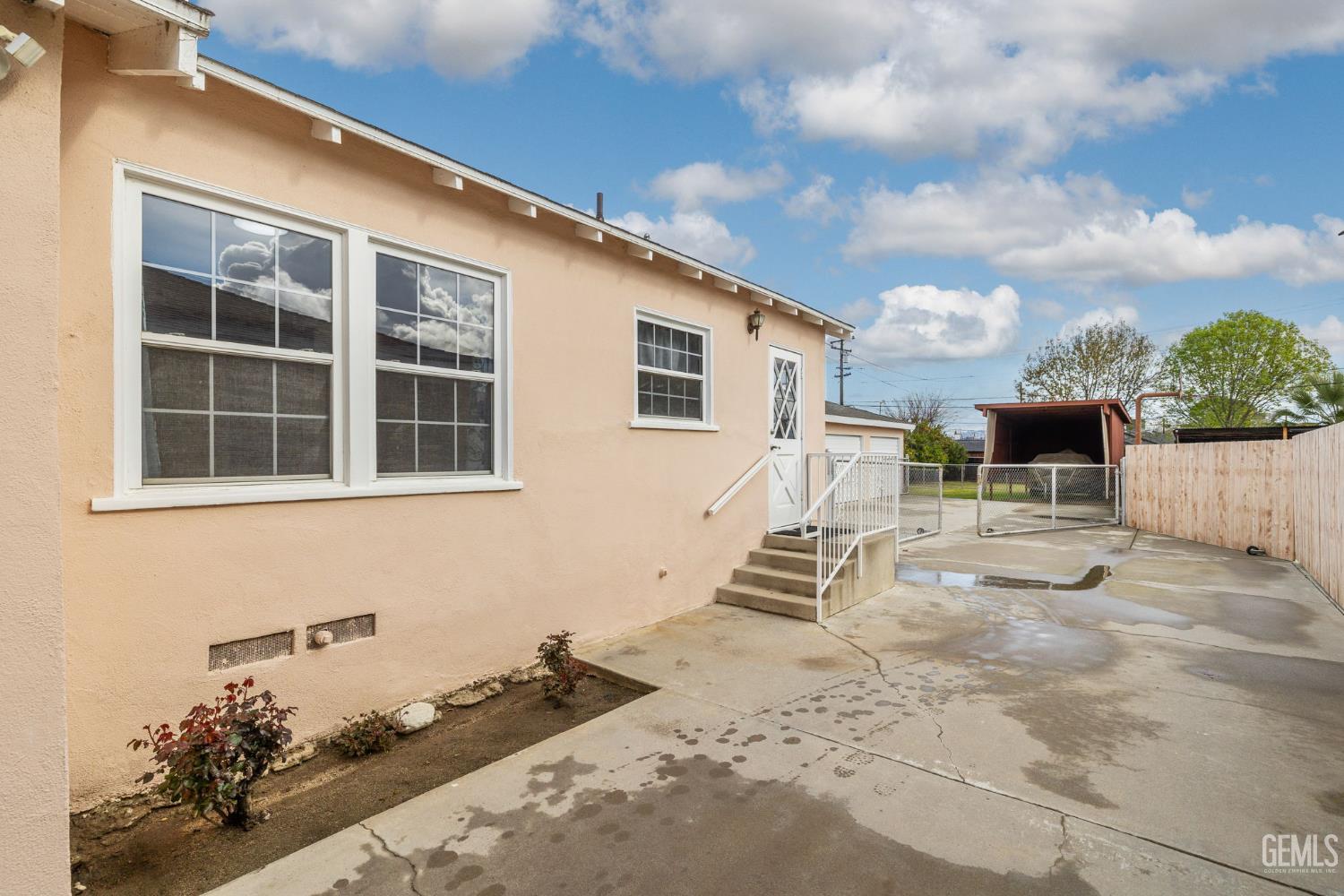 2416 Barnett Street — photo 39