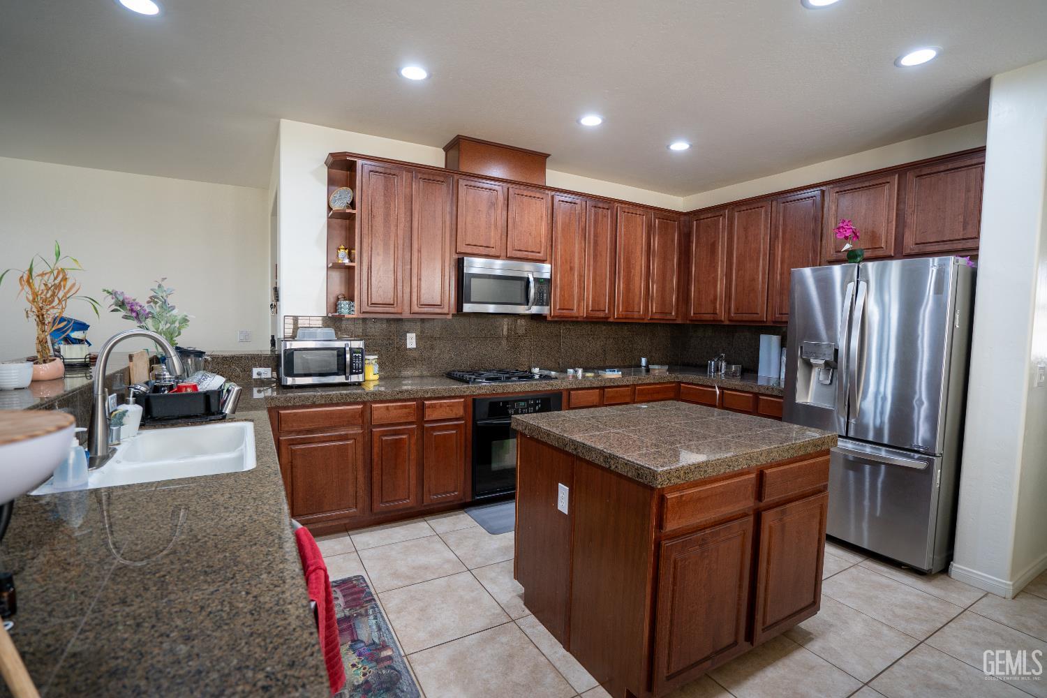 10407 Sharktooth Peak Drive — photo 11